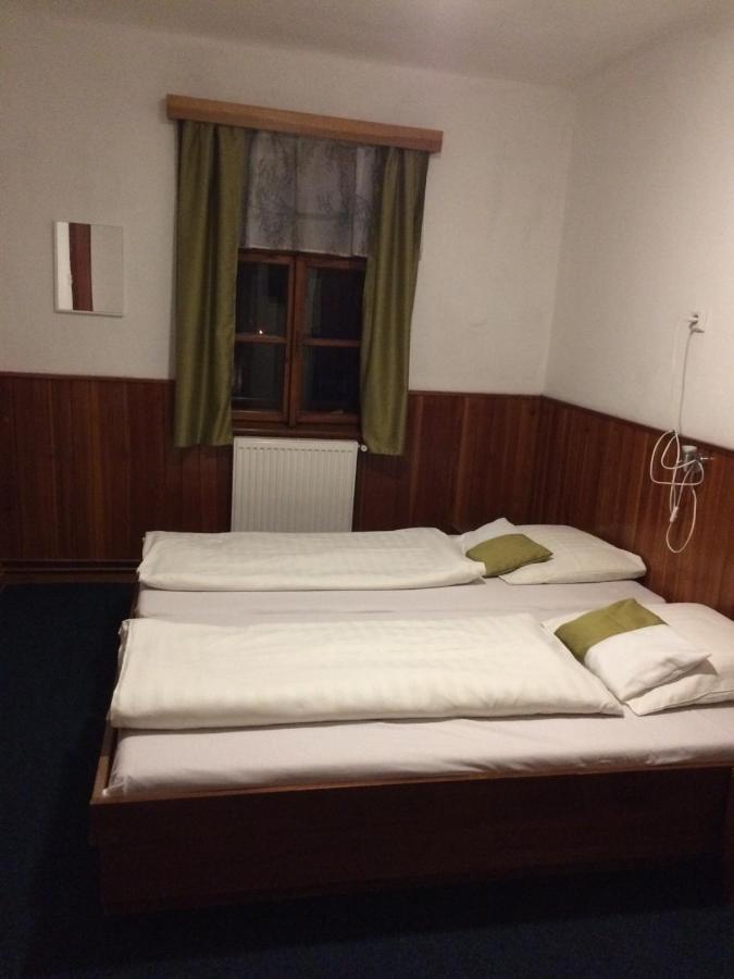 Cert Lodge Josefuv Dul
